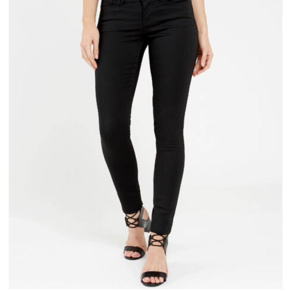 NWOT Bootlegger black curvy skinny never fade jean
